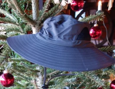 Zwei Hüte auf Reisen