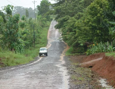 Über die Urwaldpiste zur luxuriösen Lodge
