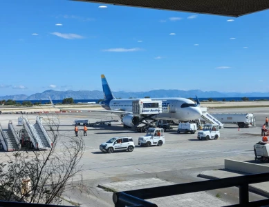 Ein kurzer Flug und eine lange Heimreise