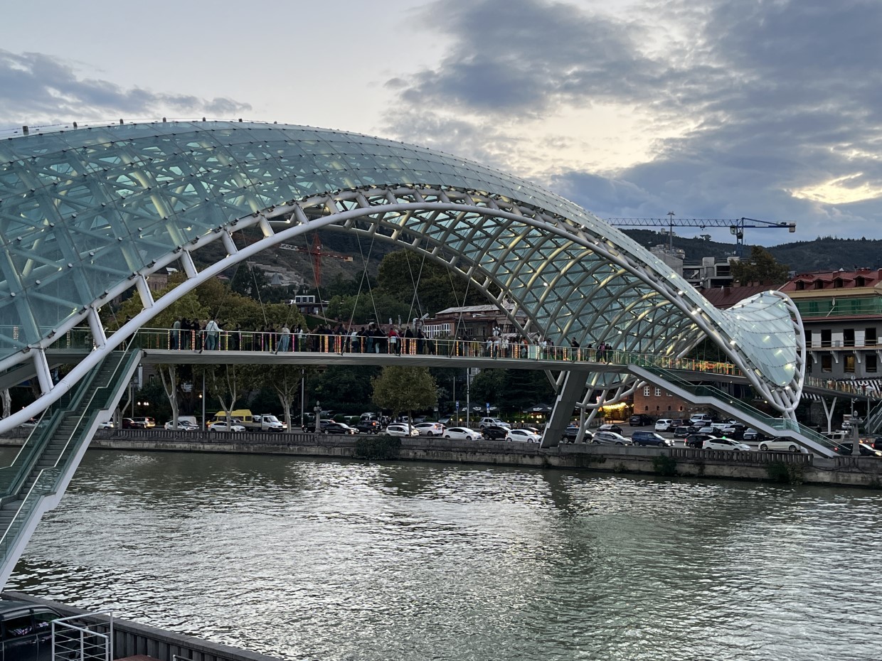 Tiflis Freiheitsbrücke